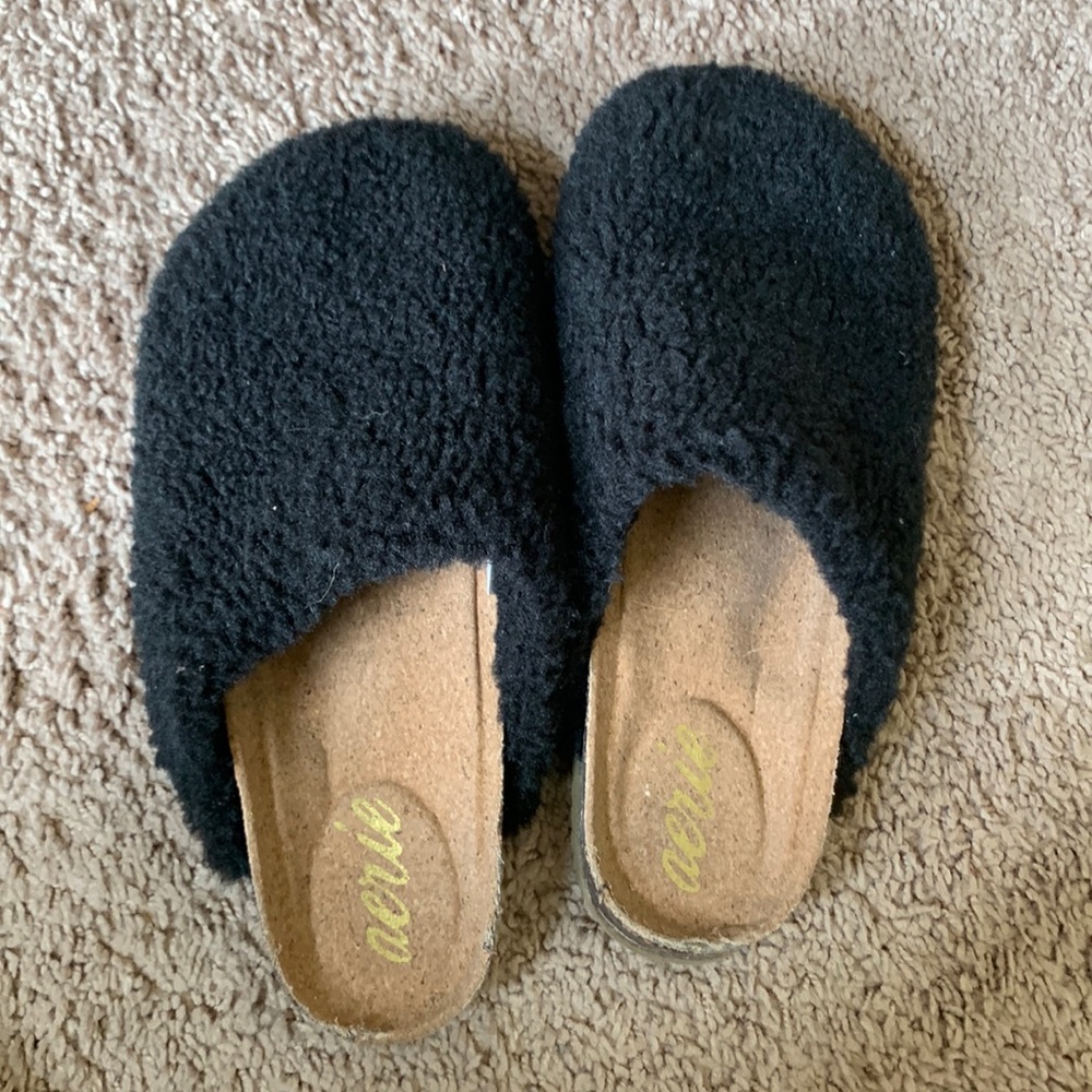 Aerie fuzzy clogs
